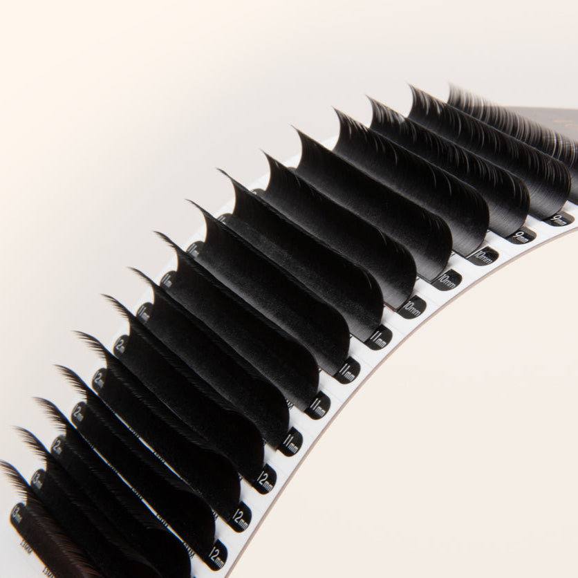 Chelsea Lashes - volume lash extensions, volume lashes, the best volume lashes, the best russian lashes, eyelash extensions, the best lash extensions, the best eyelash extensions, hybrid lashes, russian lashes,  eyelash extensions, classic lashes